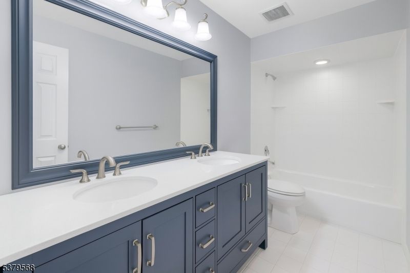 Bathroom, Dual Sink Vanities, Interior, Recessed Lighting