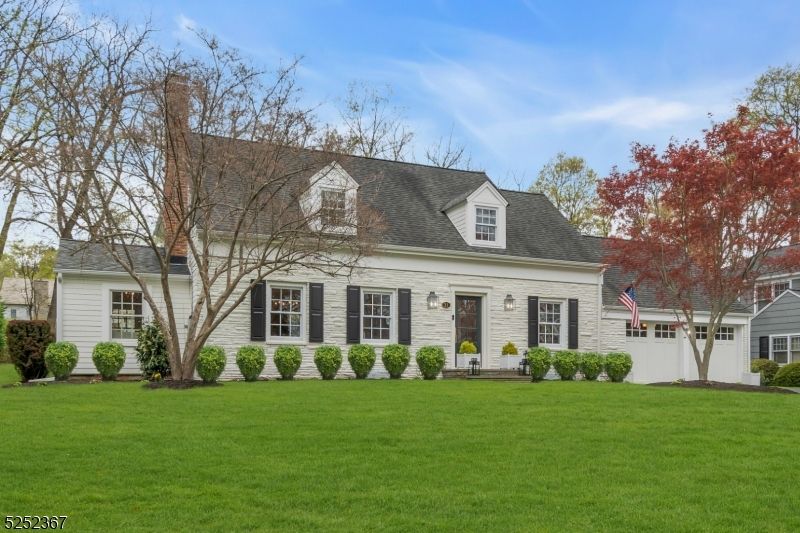 Exterior, Facade, Cape Cod