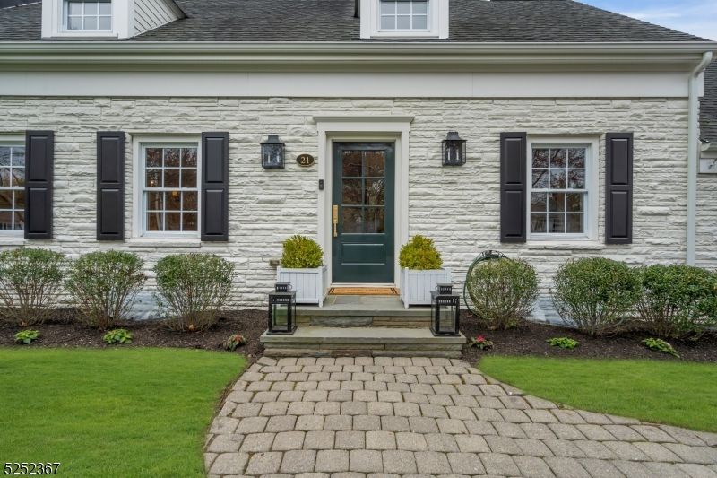 Exterior, Facade, Cape Cod