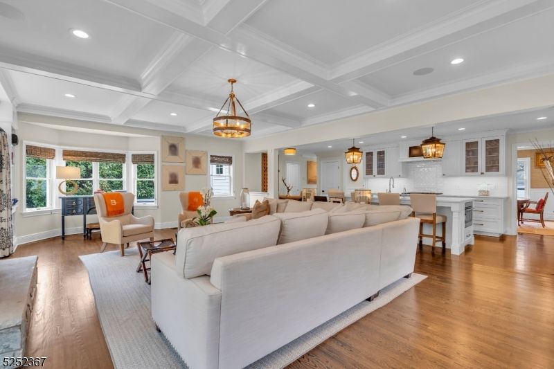 Interior, Kitchen, Living room, Pendant Lights, Recessed Lighting, Wood Texture Flooring