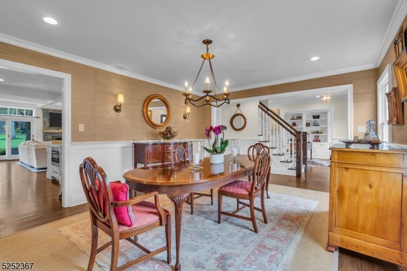 Chandelier, Dining room, Interior, Living room, Pendant Lights, Recessed Lighting, Wood Texture Flooring