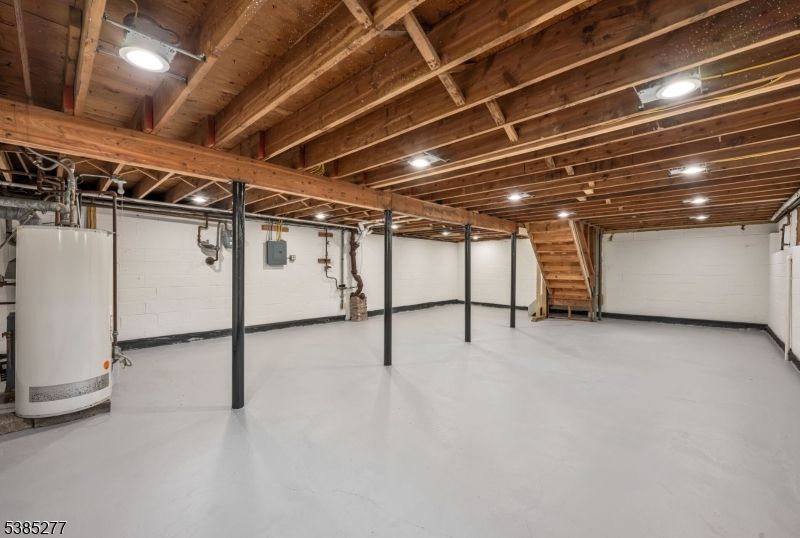 Garage, Interior, Wooden Beams, Wooden Ceilings
