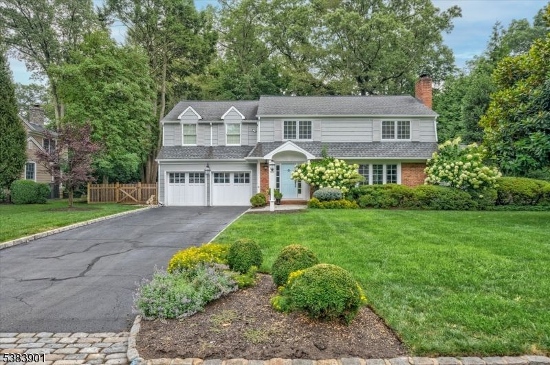 Attached, Backyard, Exterior, Facade, Brick Facade, Split Level