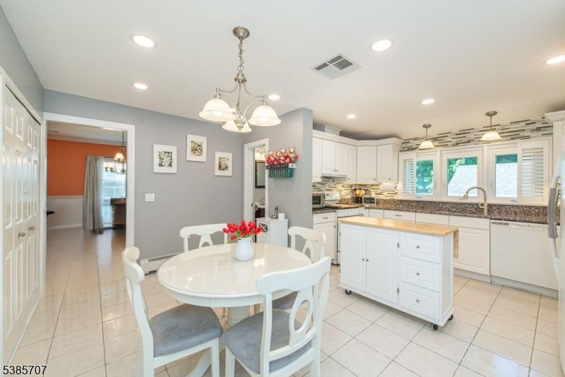 Dining room, Interior, Kitchen, Pendant Lights, Recessed Lighting