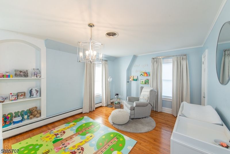 Interior, Pendant Lights, Wood Texture Flooring
