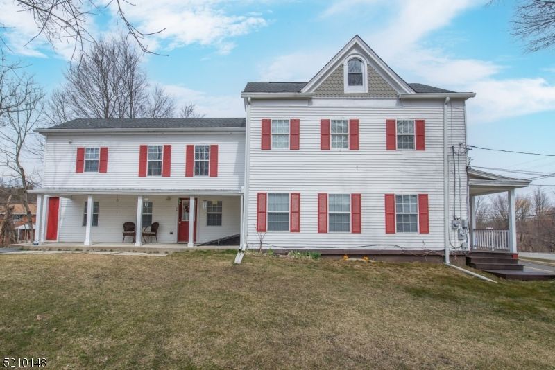 Exterior, Facade, Georgian