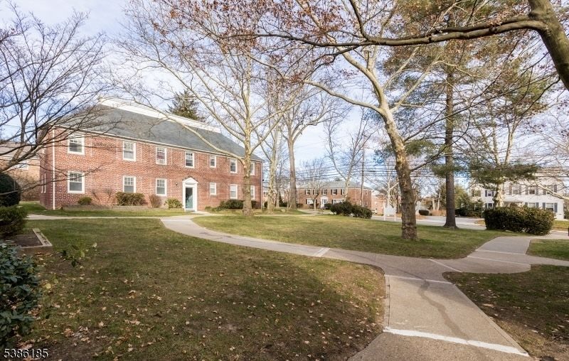 Backyard, Exterior, Facade, Brick Facade, Georgian