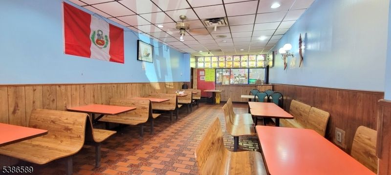 Dining room, Interior, Recessed Lighting