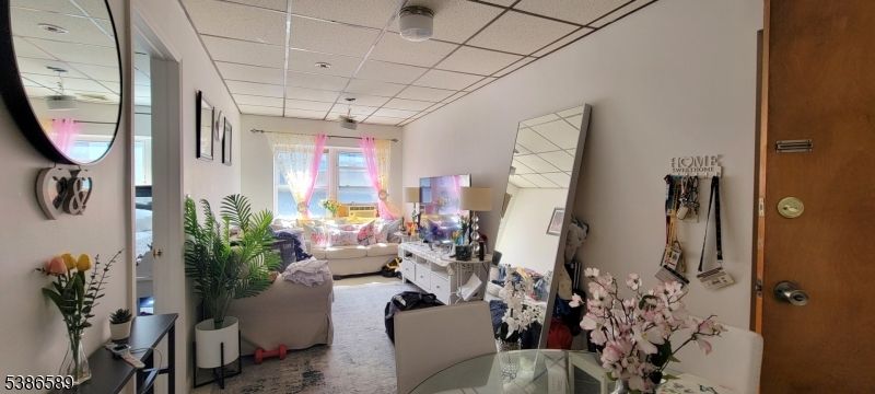 Interior, Living room, Recessed Lighting, Water