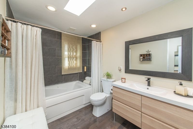 Bathroom, Interior, Recessed Lighting, Wood Texture Flooring