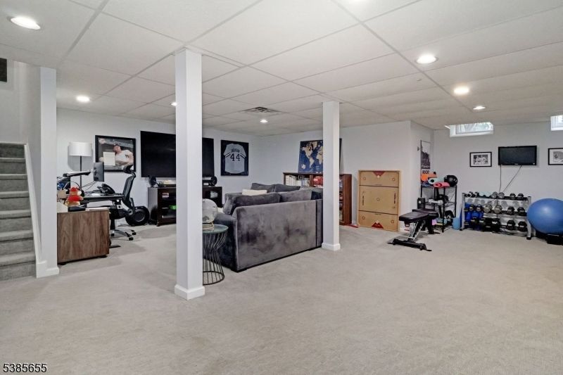 Fitness Equipment, Interior, Living room, Recessed Lighting
