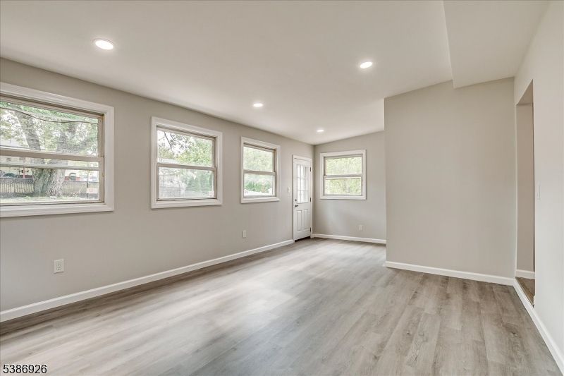 Empty room, Interior, Recessed Lighting, Wood Texture Flooring