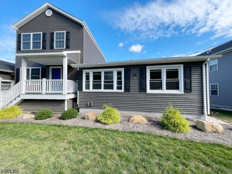 Exterior, Facade, American Craftsman