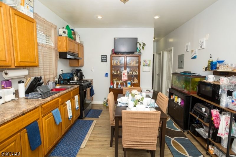 Dining room, Interior, Kitchen, Recessed Lighting, Wood Texture Flooring