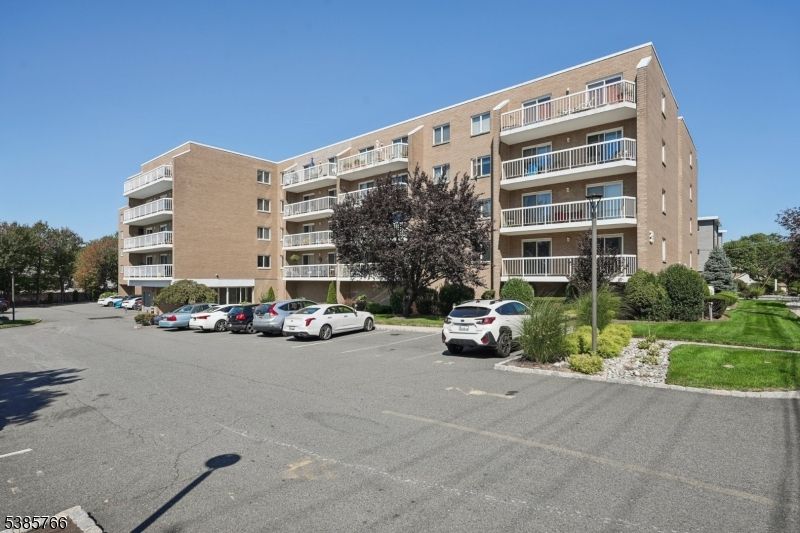 Exterior, Facade, Condo Building