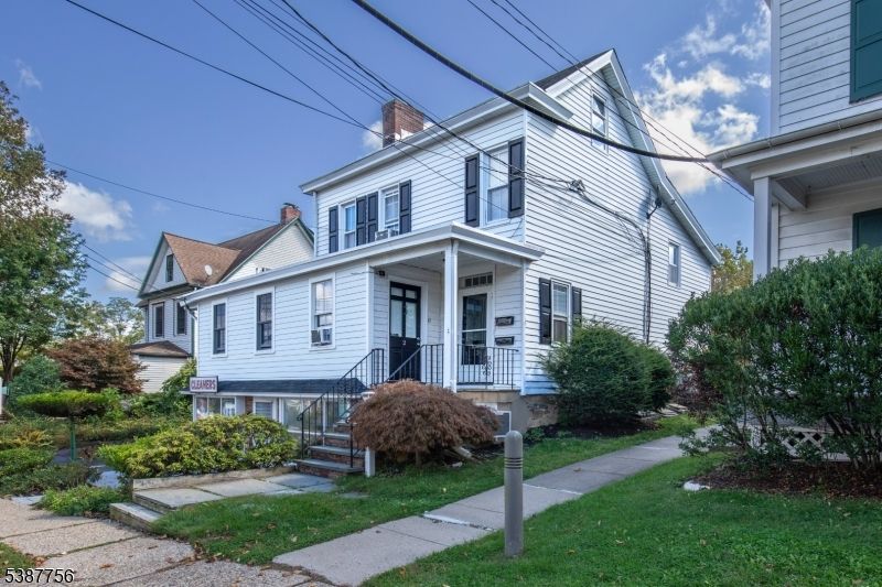 Backyard, Exterior, Facade, Queen Anne Victorian
