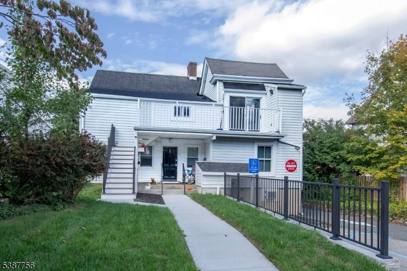 Backyard, Exterior, Facade, Queen Anne Victorian