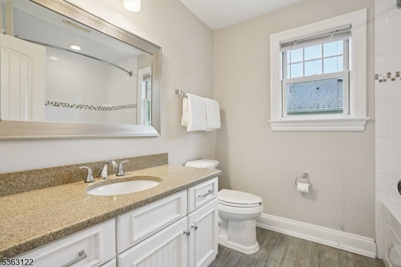 Bathroom, Interior, Recessed Lighting, Wood Texture Flooring