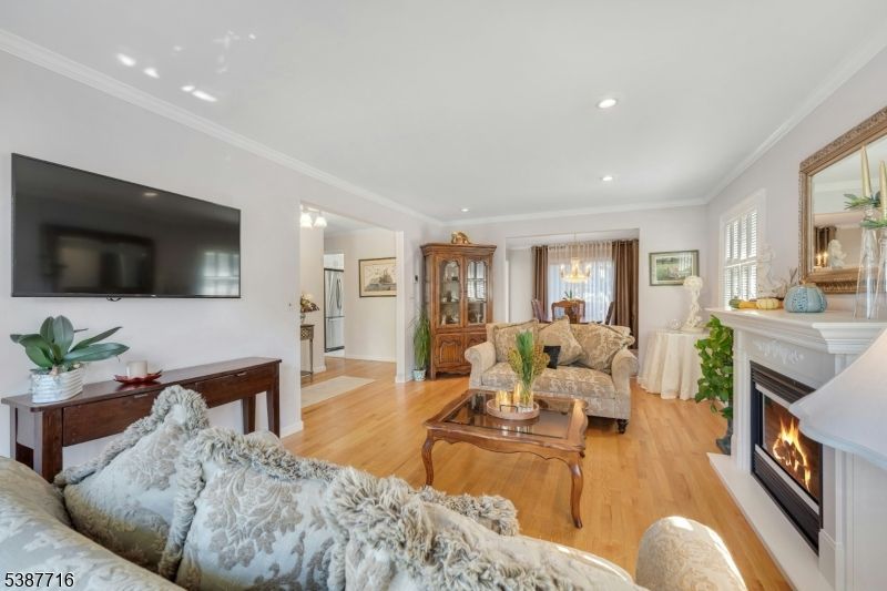 Fireplace, Interior, Living room, Pendant Lights, Recessed Lighting, Wood Texture Flooring