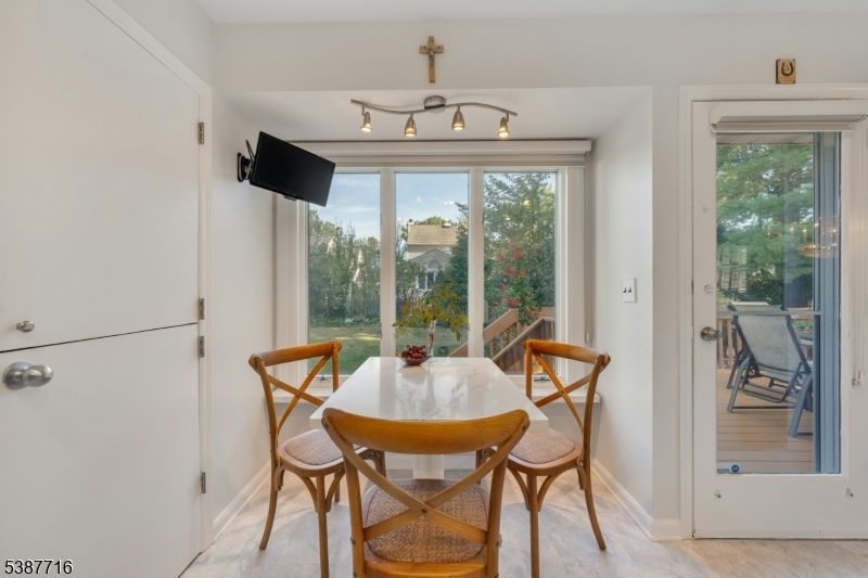 Dining room, Interior