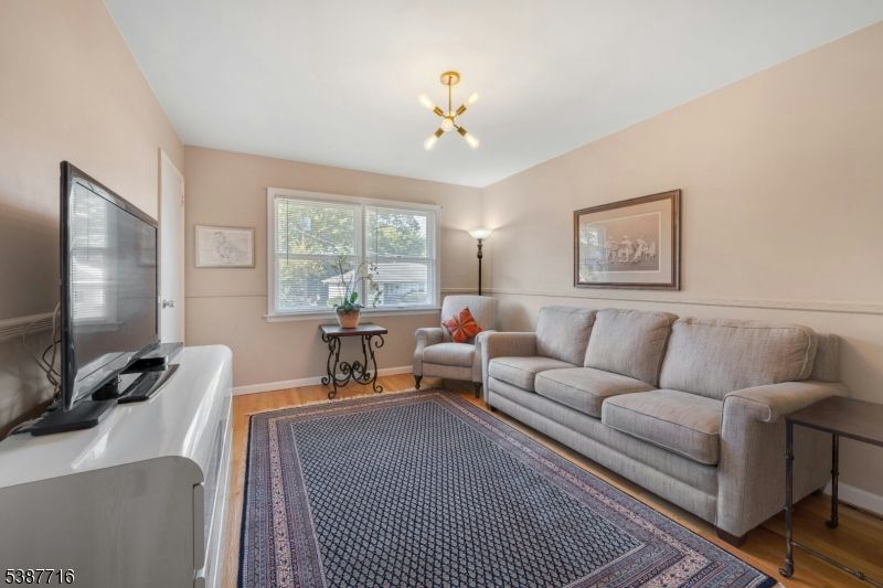 Interior, Living room, Pendant Lights, Wood Texture Flooring