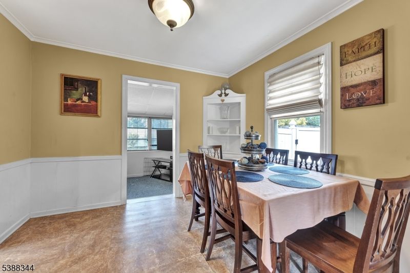 Dining room, Interior