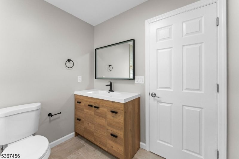 Bathroom, Dual Sink Vanities, Interior, Wood Texture Flooring
