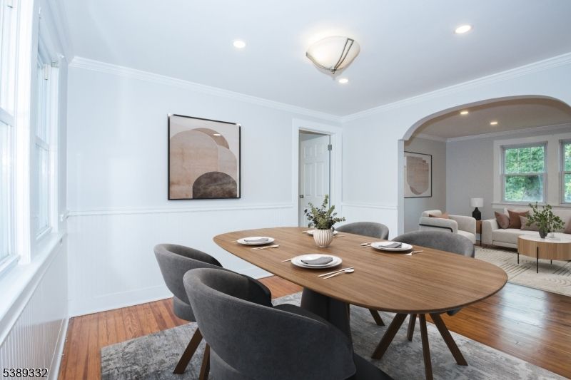 Dining room, Interior, Living room, Recessed Lighting, Wood Texture Flooring