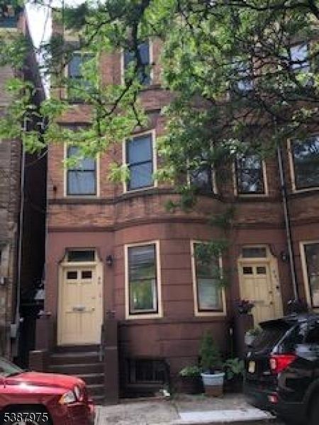 Exterior, Facade, Brick Facade, Rowhouse