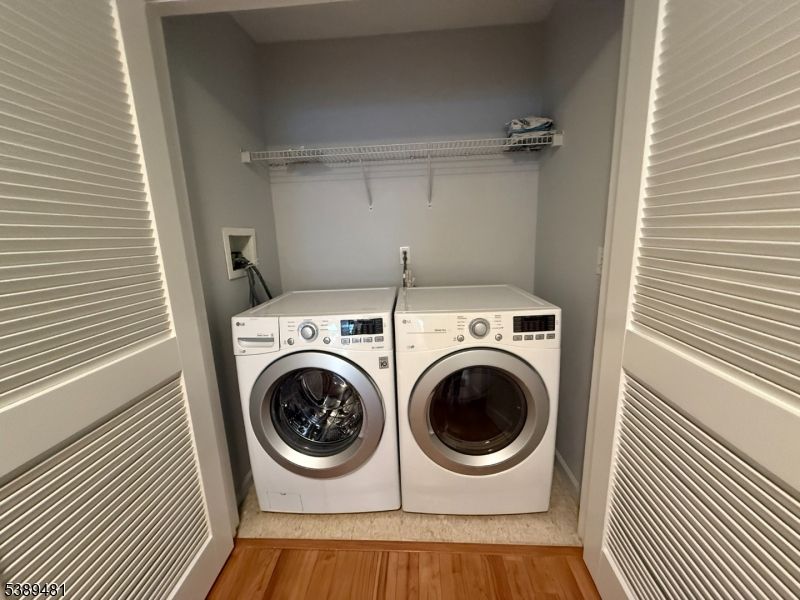 Interior, Utility Closets, Washer, Wood Texture Flooring