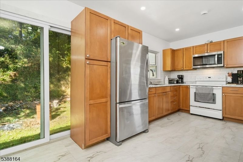 Interior, Kitchen, Marble, Recessed Lighting, Stainless Steel Appliances