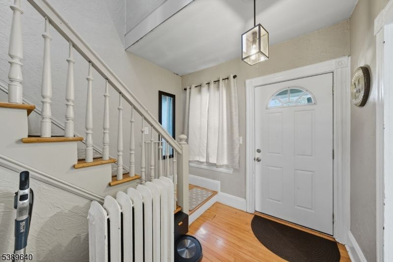 Interior, Pendant Lights, Wood Texture Flooring