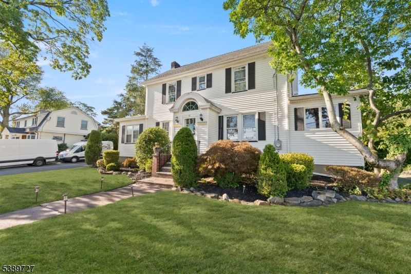 Exterior, Facade, Georgian