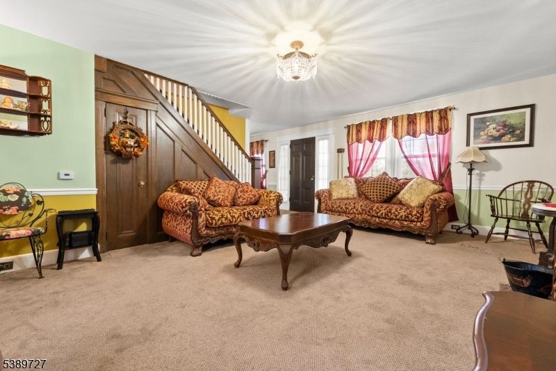 Chandelier, Interior, Living room
