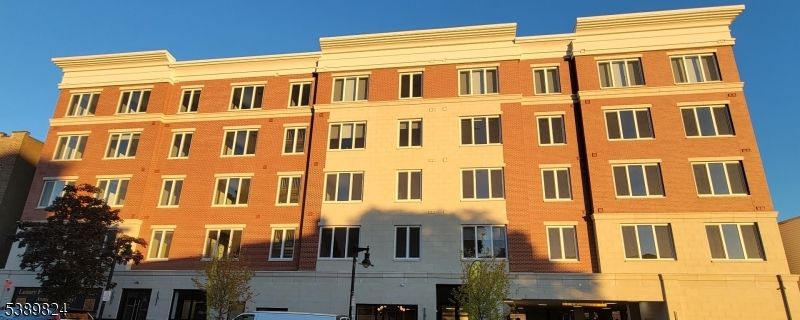 Exterior, Facade, Brick Facade, Rowhouse