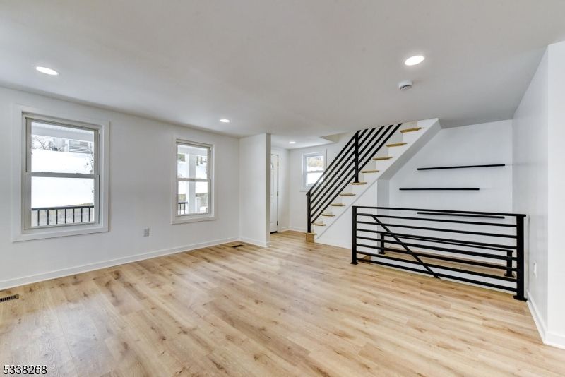 Empty room, Interior, Recessed Lighting, Wood Texture Flooring