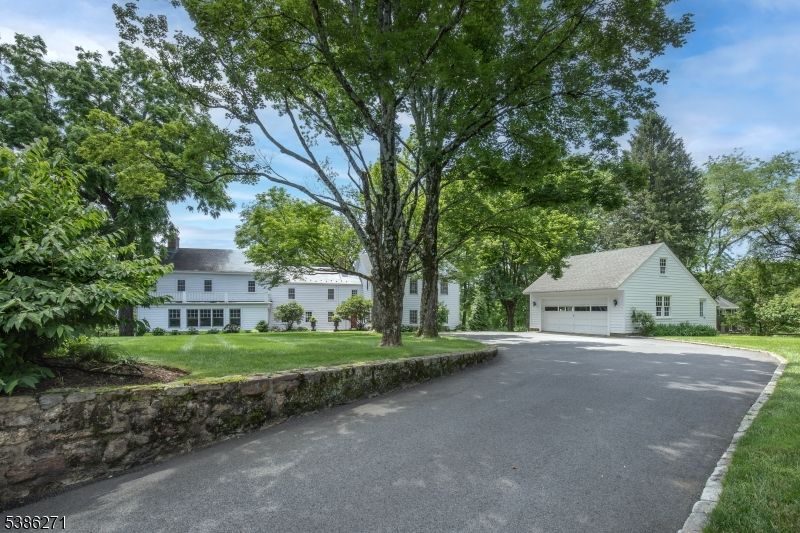 Detached Garage, Exterior