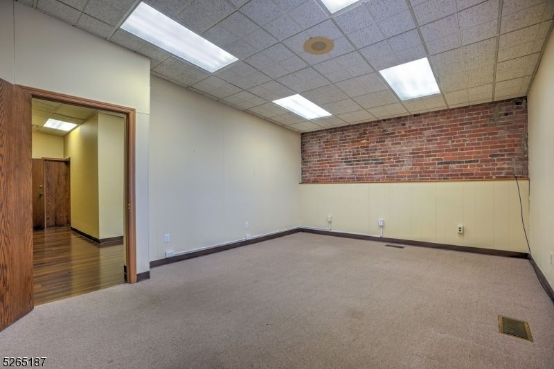 Empty room, Interior, Recessed Lighting, Stone Walls