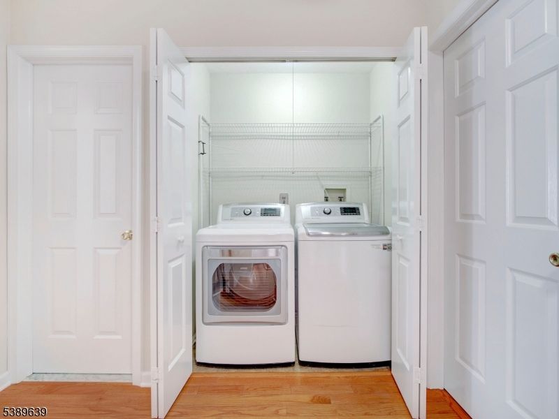 Interior, Utility Closets, Washer, Wood Texture Flooring