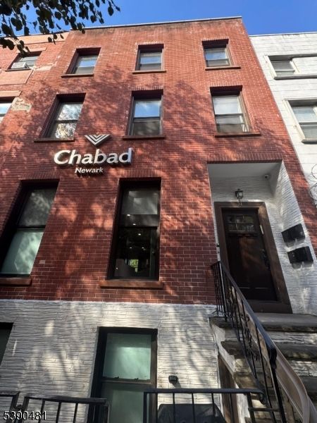 Exterior, Facade, Brick Facade, Rowhouse