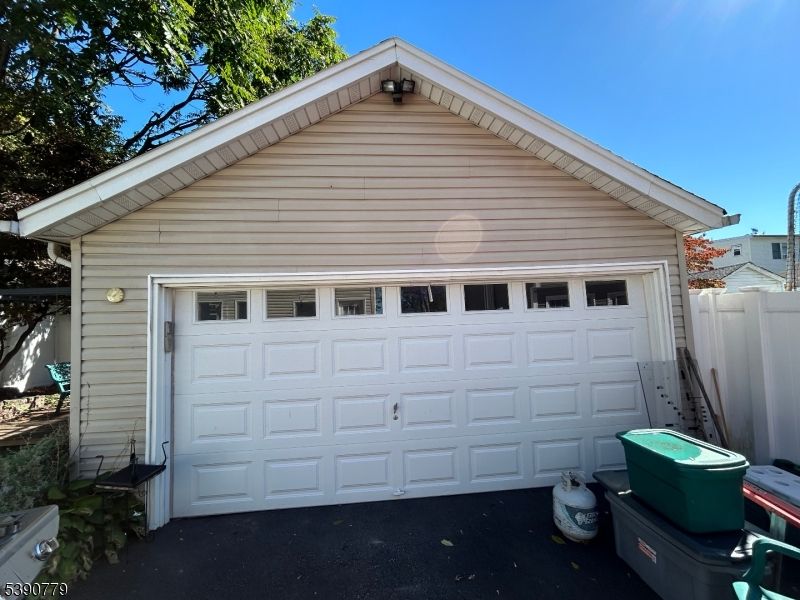 Detached Garage, Exterior