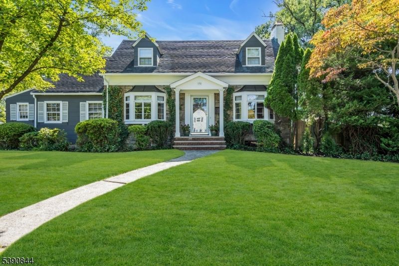 Exterior, Facade, Cape Cod