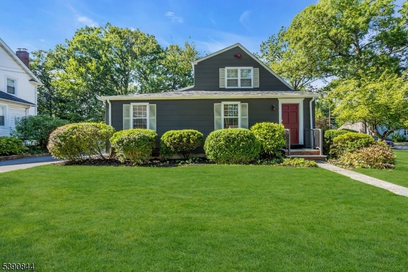 Exterior, Facade, Cape Cod