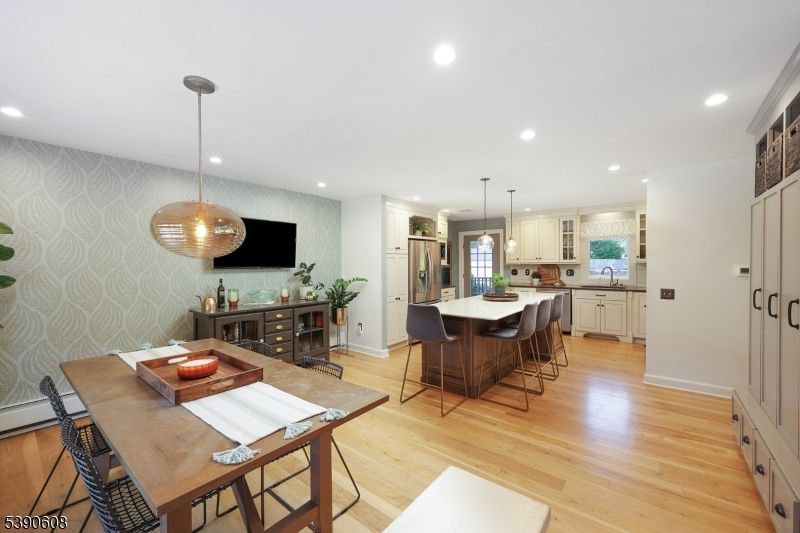 Dining room, Interior, Kitchen, Pendant Lights, Recessed Lighting, Wood Texture Flooring