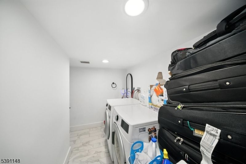 Interior, Marble, Recessed Lighting, Washer