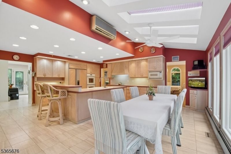 Dining room, Interior, Kitchen, Recessed Lighting