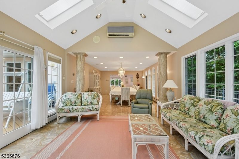Chandelier, Dining room, Interior, Living room, Recessed Lighting