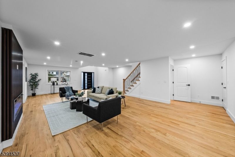 Interior, Living room, Recessed Lighting, Wood Texture Flooring