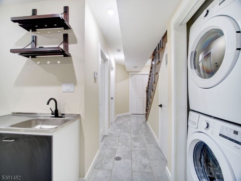 Interior, Recessed Lighting, Utility Closets, Washer