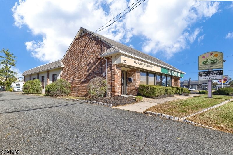 Exterior, Facade, Brick Facade, None